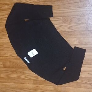 NWT Elodie Black Cropped Long Sleeve Sweater